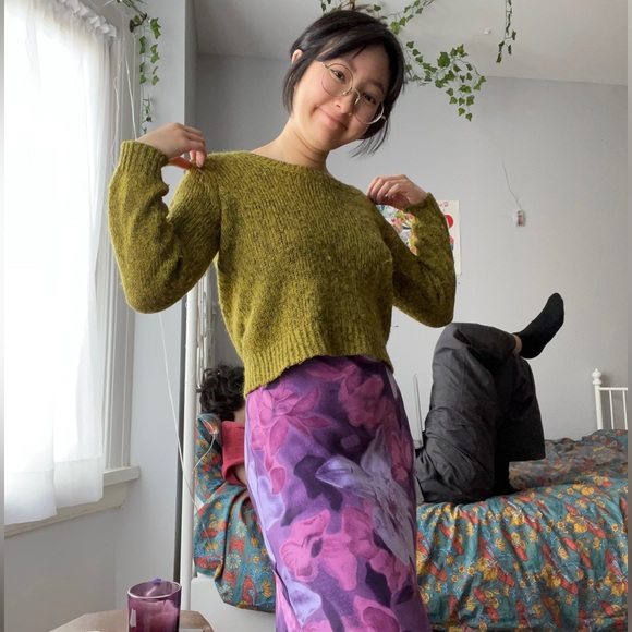 Cozy knitted sweater 💚perfect for layering ^_^ - Picture 2 of 4